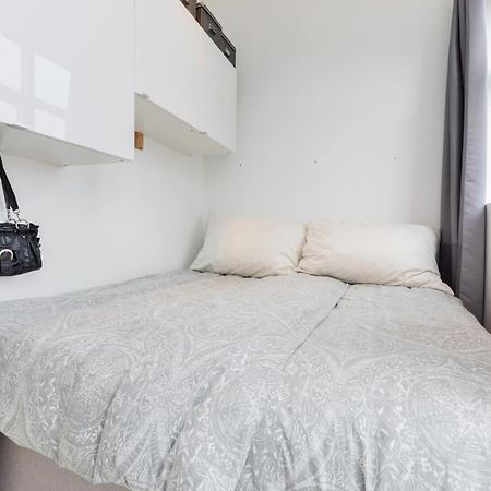 Stylish Apartment With Beautiful Views Of The River, Beach Nearby Κρίστιανσαντ Εξωτερικό φωτογραφία